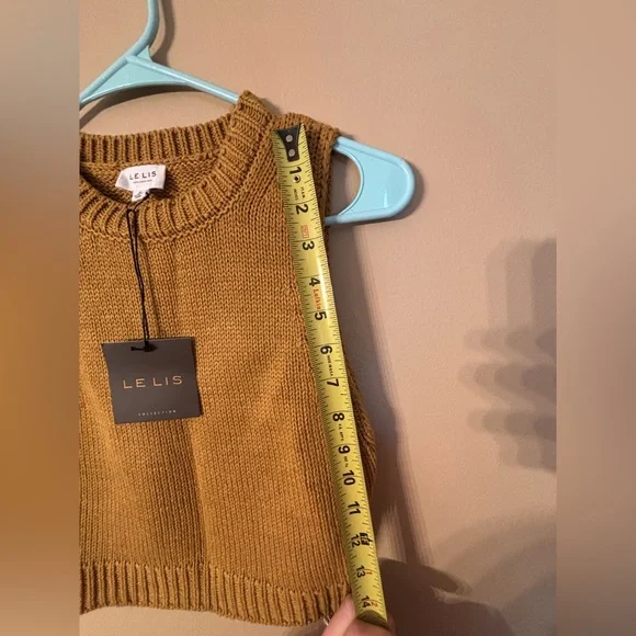 NWT Le Lis Collections women’s cropped sleeveless sweater Small - Picture 10 of 14